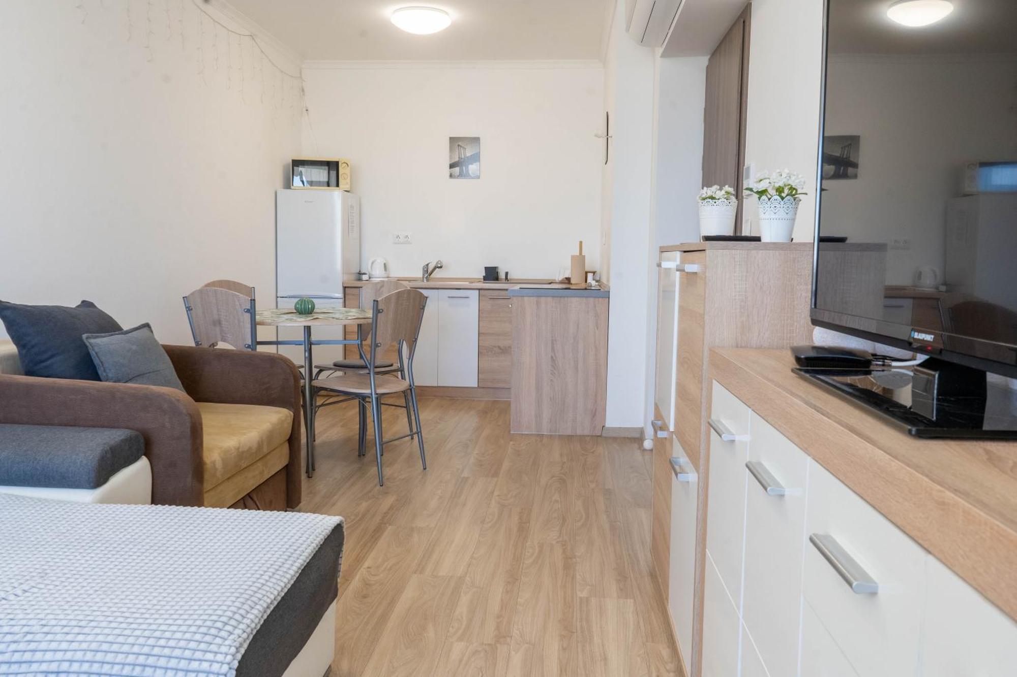 Seaforth Apartment Сиофок Екстериор снимка